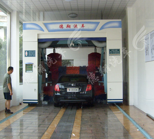 中巴洗車機(jī)